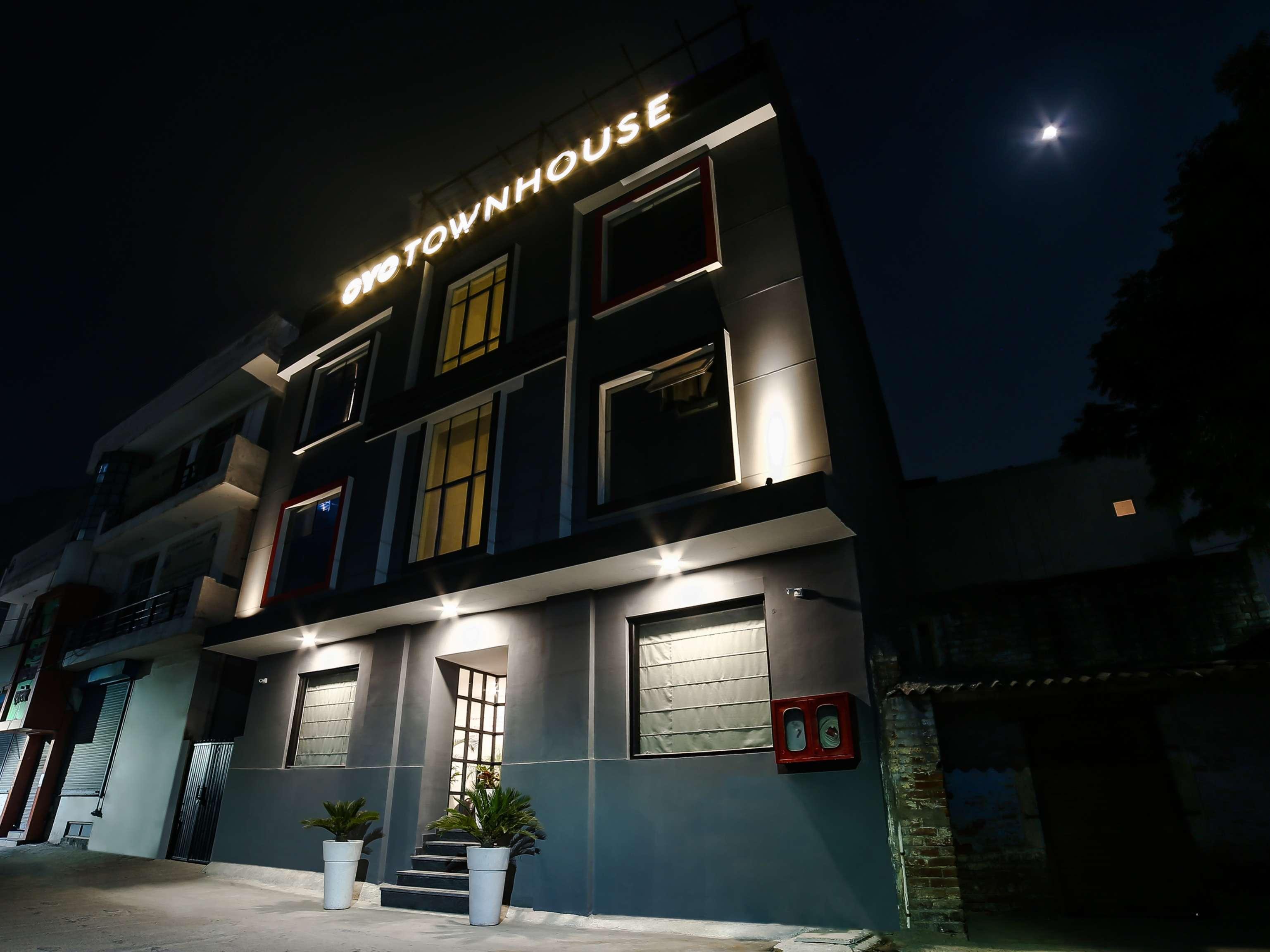 Collection O Townhouse 069 Hotel Gurgaon Exterior photo