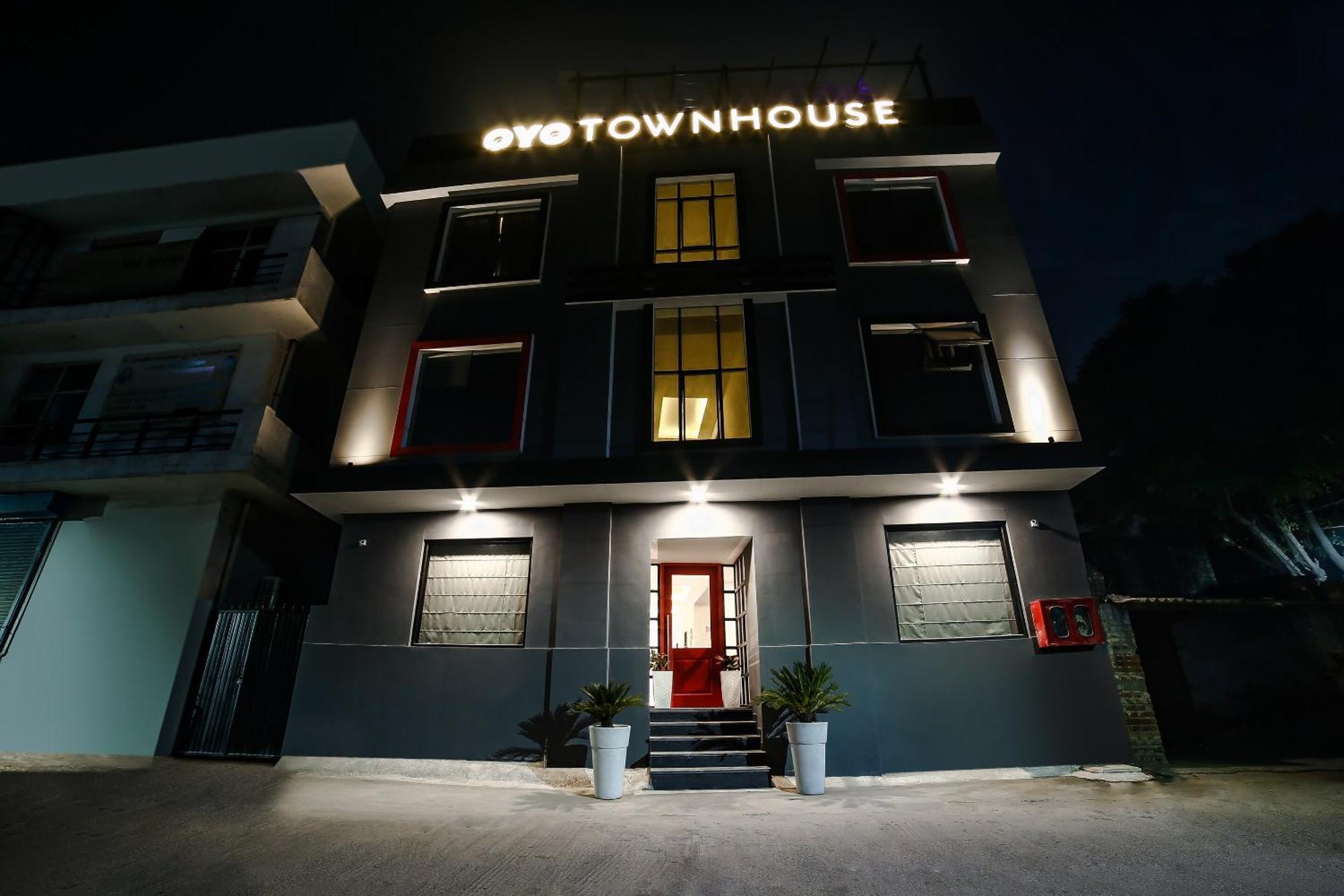 Collection O Townhouse 069 Hotel Gurgaon Exterior photo